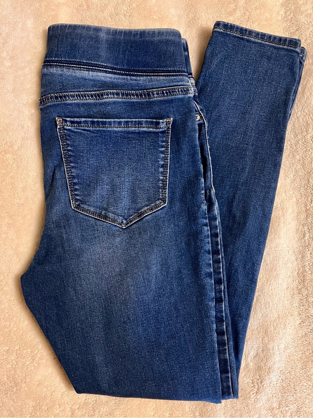 Old Navy Women’s Mid-Rise Rockstar Super Skinny Jeggings